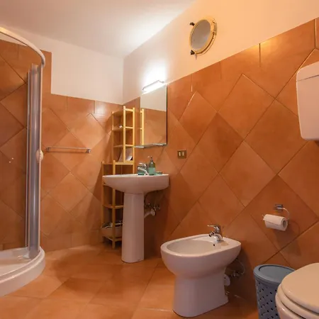 Angela - Ginevra Villa Lampedusa